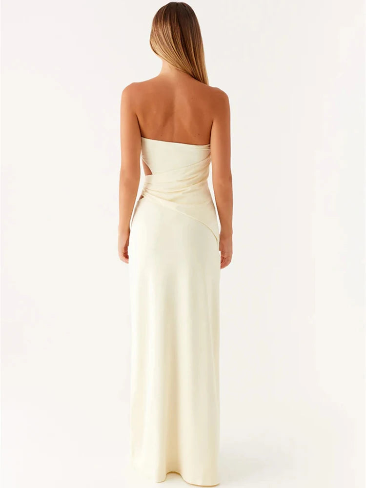 שמלת מקסי סטרפלס עם חיתוך מותן