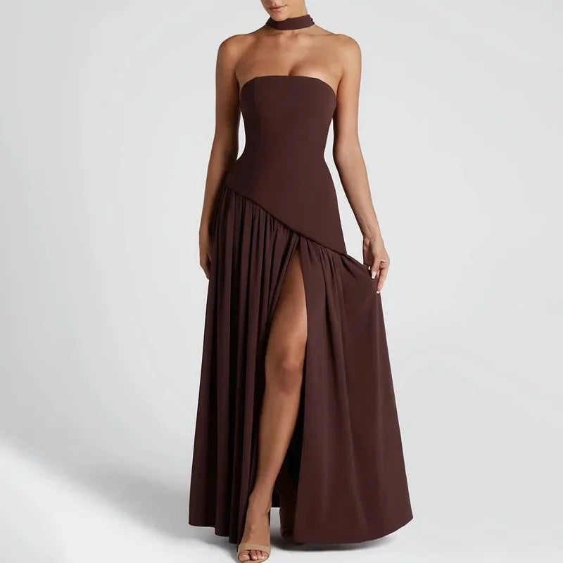 שמלת סטרפלס יוקרתית בשילוב קפלים ושסע