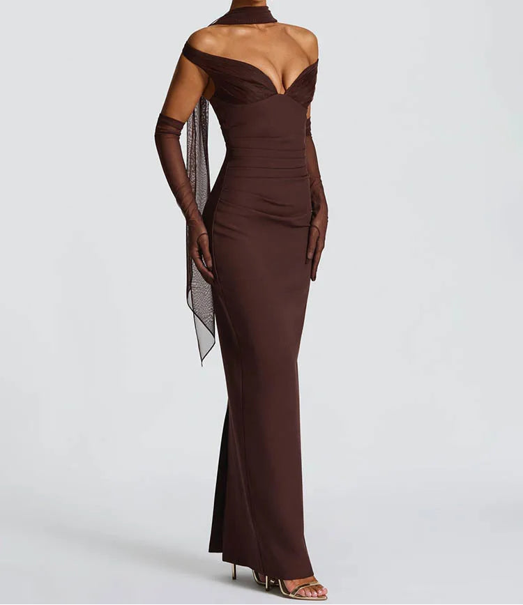 שמלת מקסי אלגנטית בשילוב צעיף תחרה