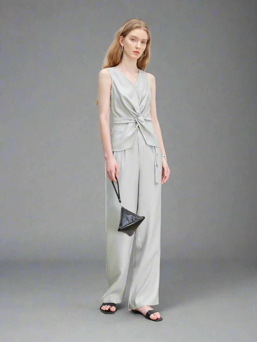 חליפת קז׳ואל-אלגנט מחויטת מבד נעים