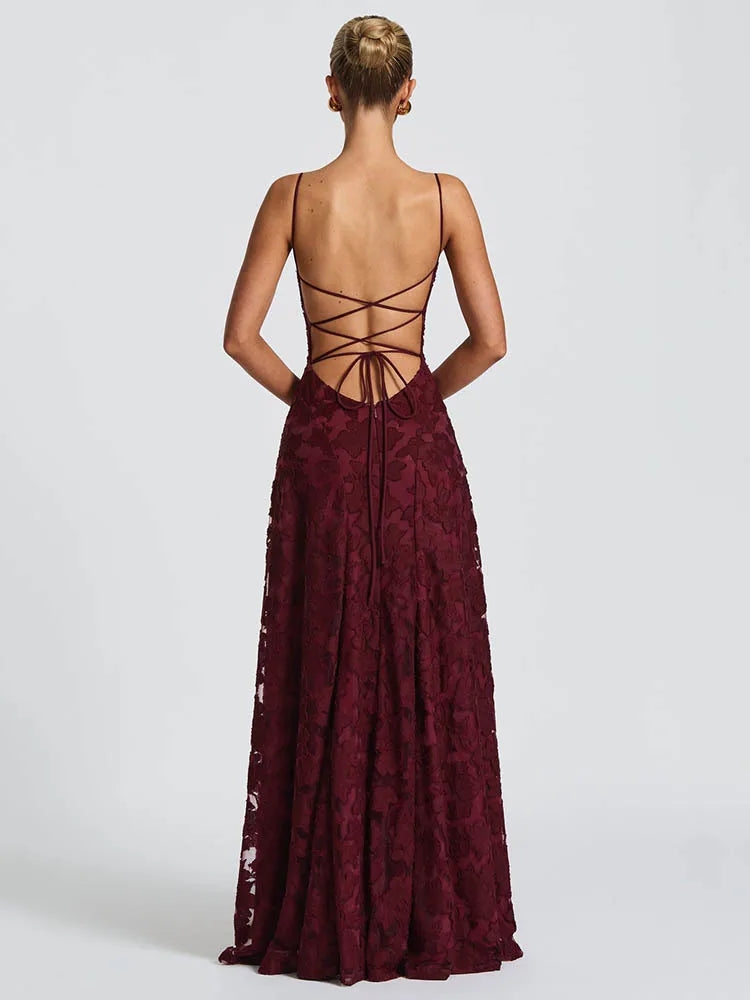 שמלת תחרה מעוצבת