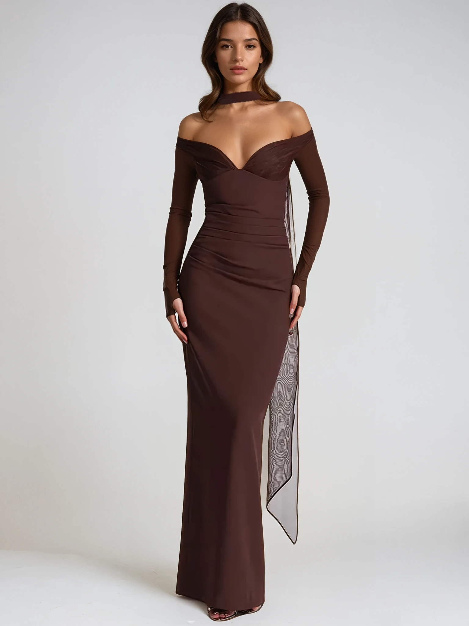 שמלת מקסי אלגנטית בשילוב צעיף תחרה