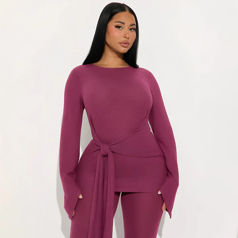 חליפה מתרחבת עם קשירה - אפריל