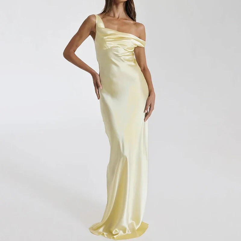 שמלת מקסי סאטן עם כתף אחת