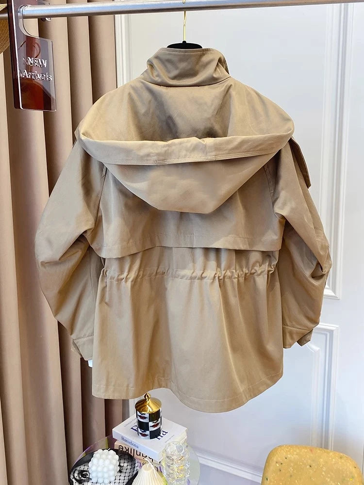 ז'קט טרנץ קצר - אורחן