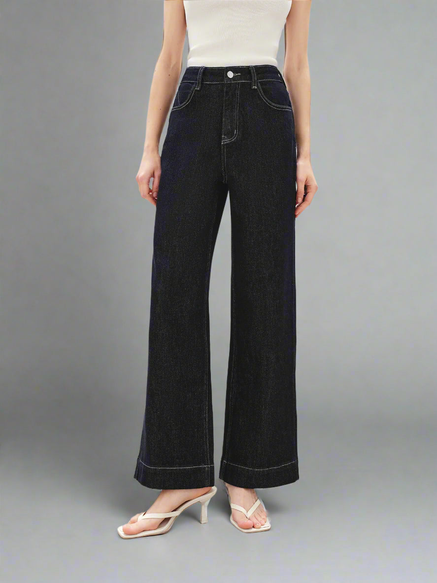 ג׳ינס ישר מתרחב