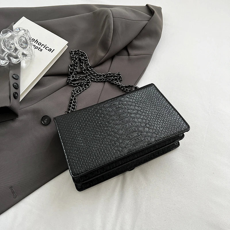 תיק צד דמוי עור עם סגירת פרסה