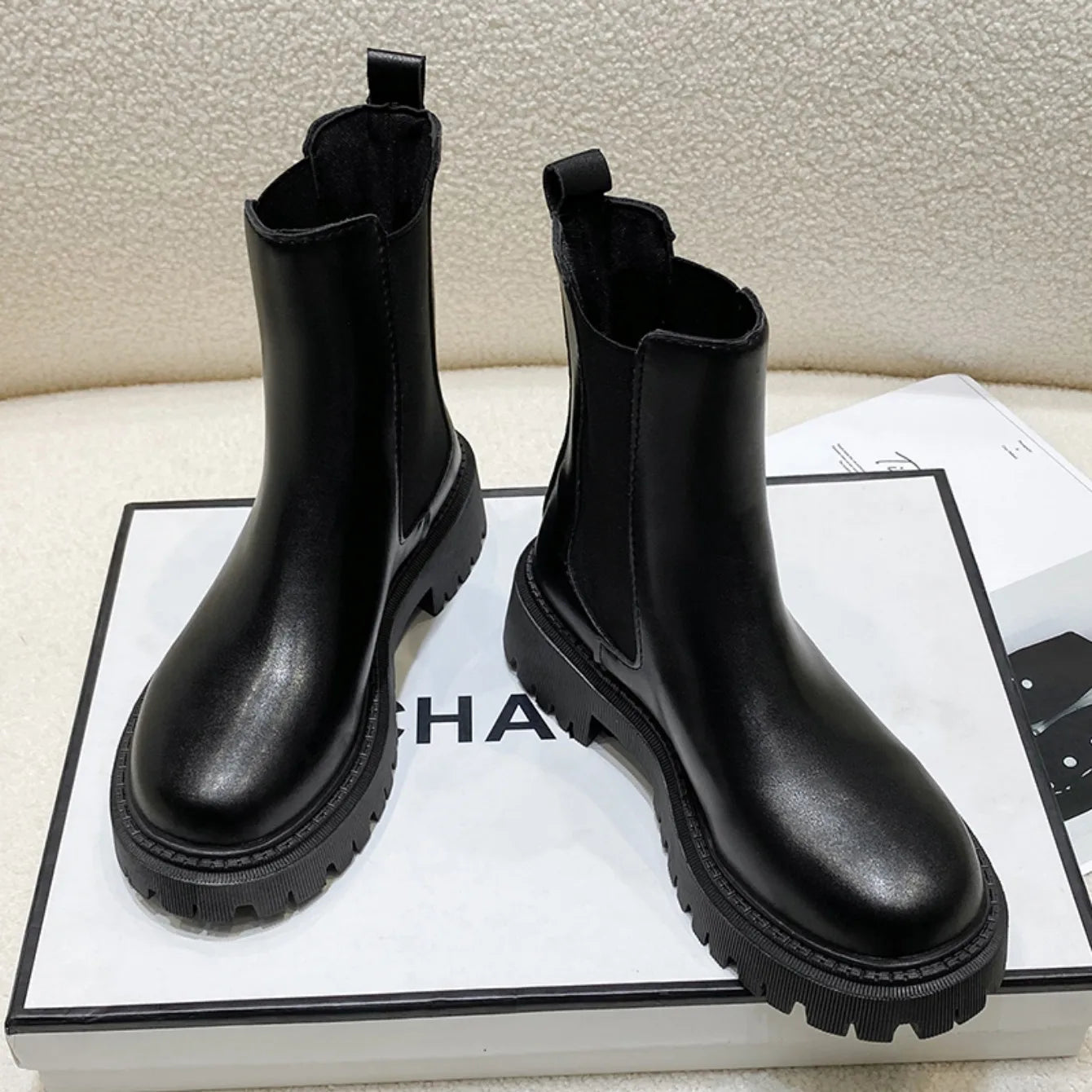 מגפי עור קצרות - אלונה