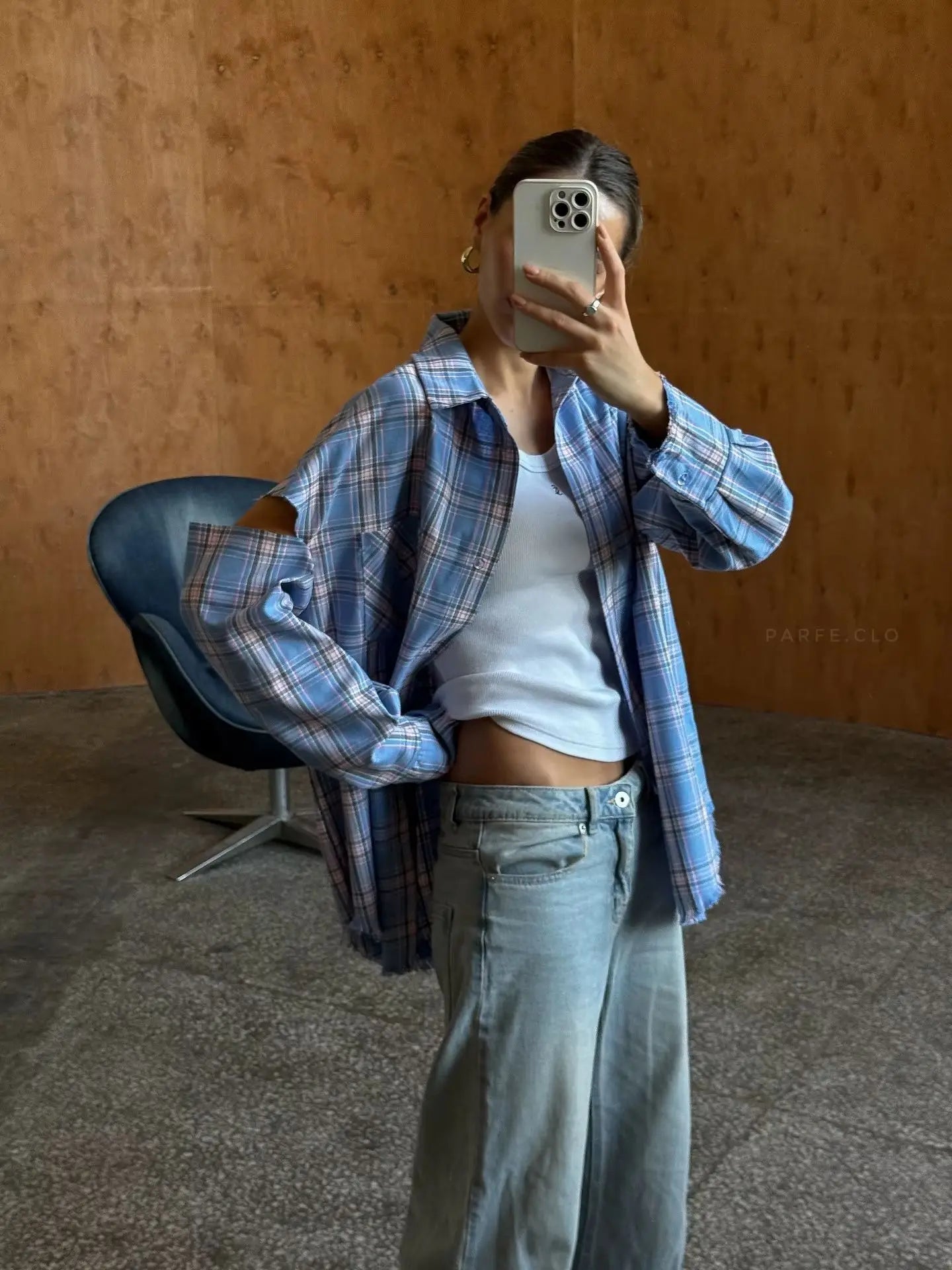 מכופתרת משובצת עם קרעים- אדלה