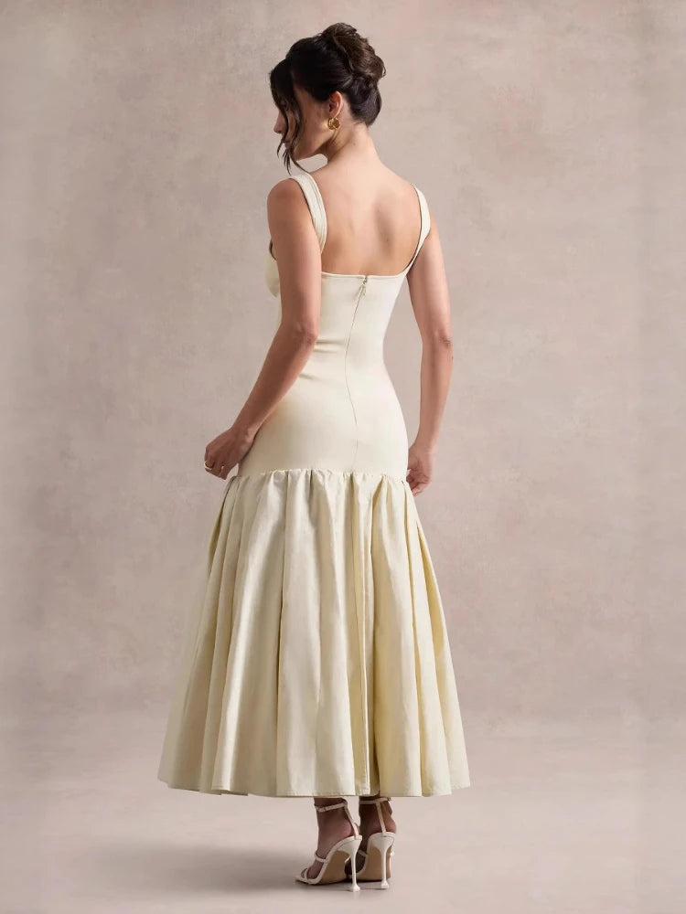 שמלת פעמון קפלים מחטבת