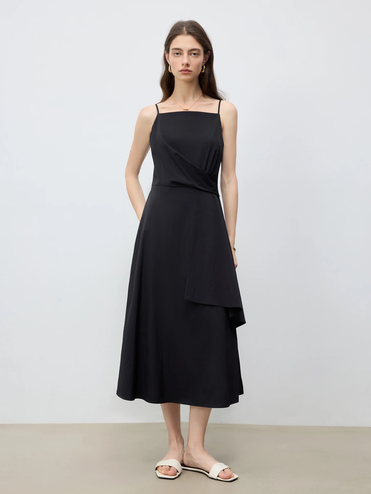 שמלה קיצית מבד נושם