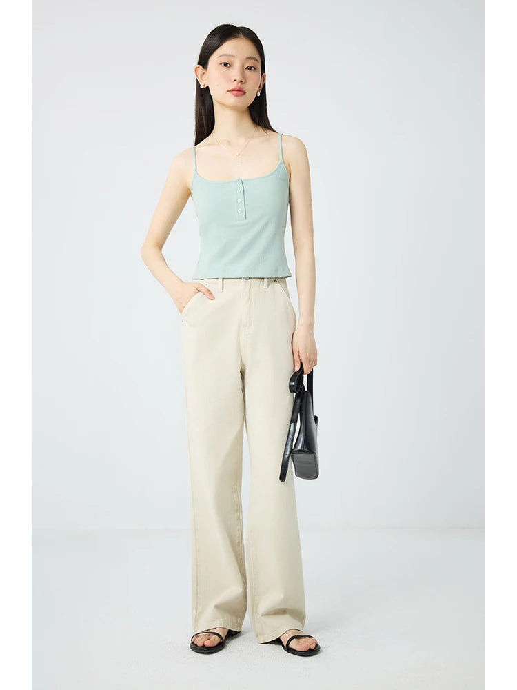 ג׳ינס מחויט ונוח בגזרה ישרה