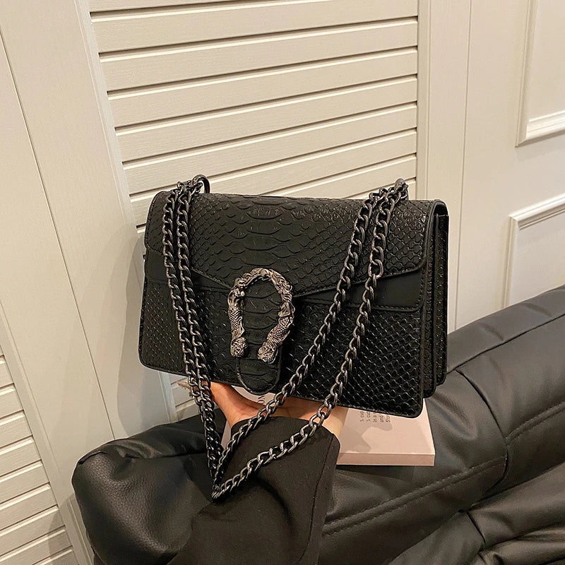 תיק צד דמוי עור עם סגירת פרסה