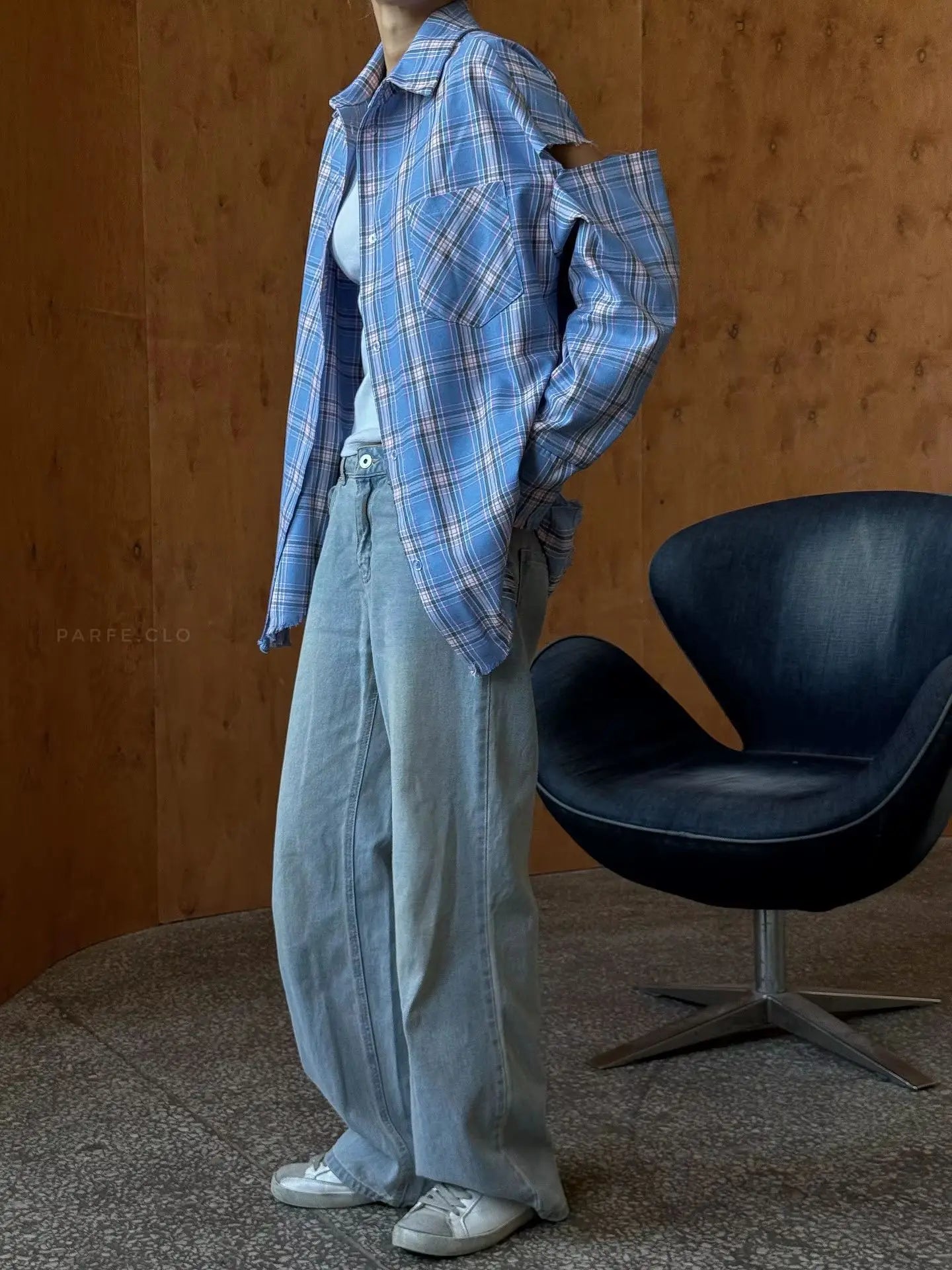 מכופתרת משובצת עם קרעים- אדלה