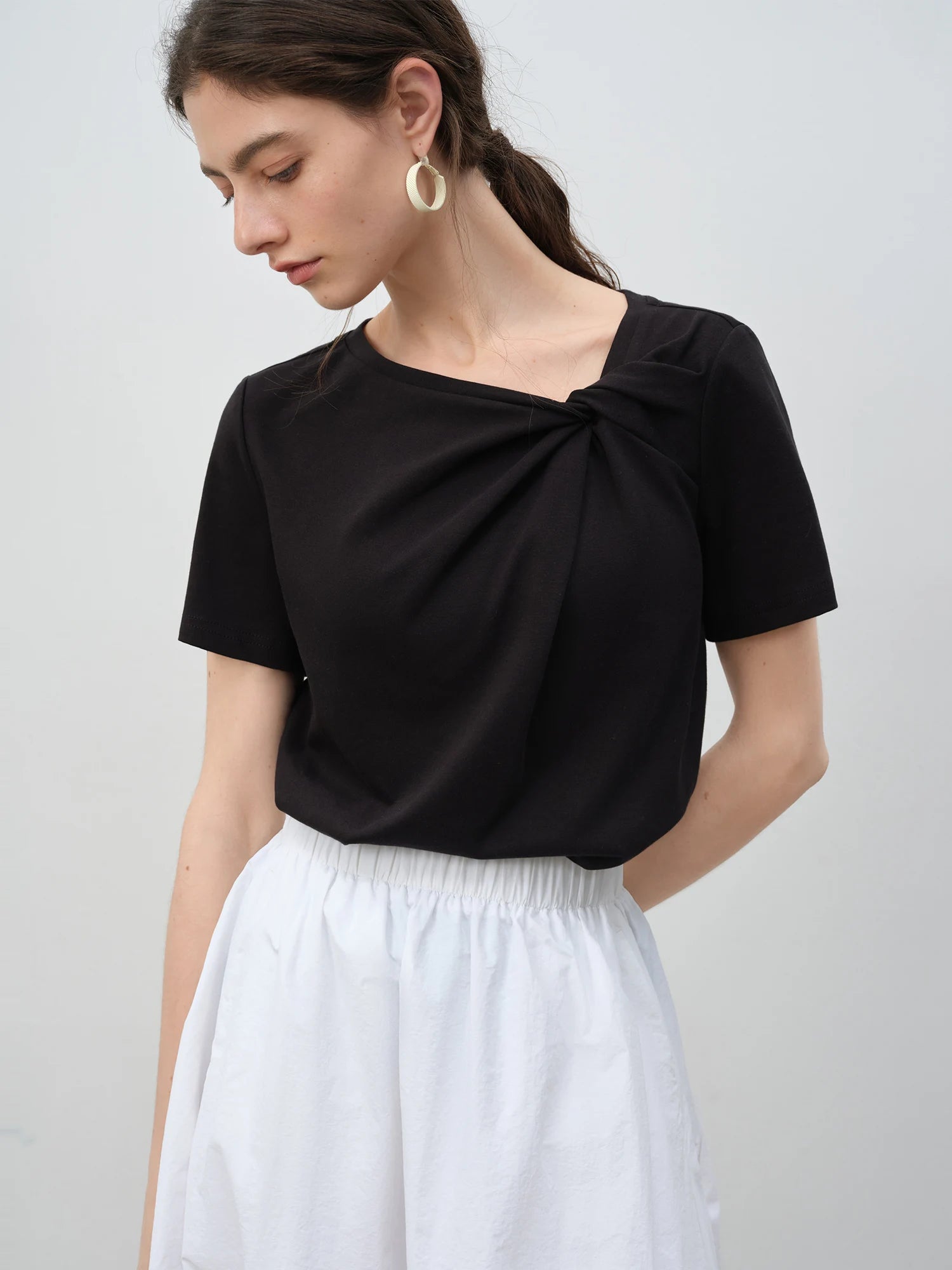 חולצת טי-שירט אסימטרית מבד כותנה