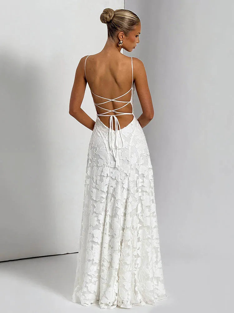 שמלת תחרה מעוצבת