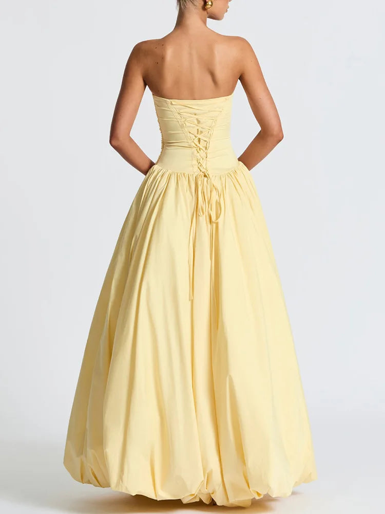 שמלת סטרפלס יוקרתית בשילוב קפלים