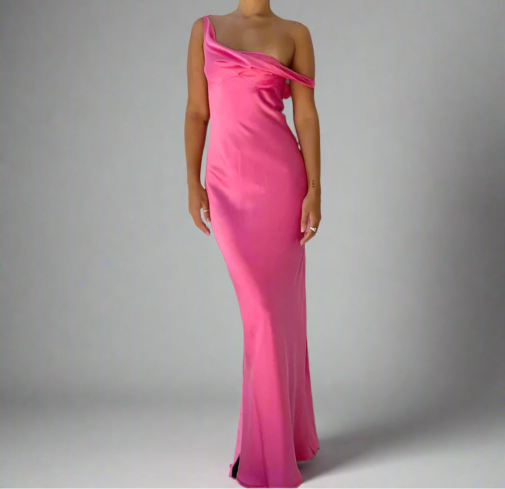 שמלת מקסי סאטן עם כתף אחת