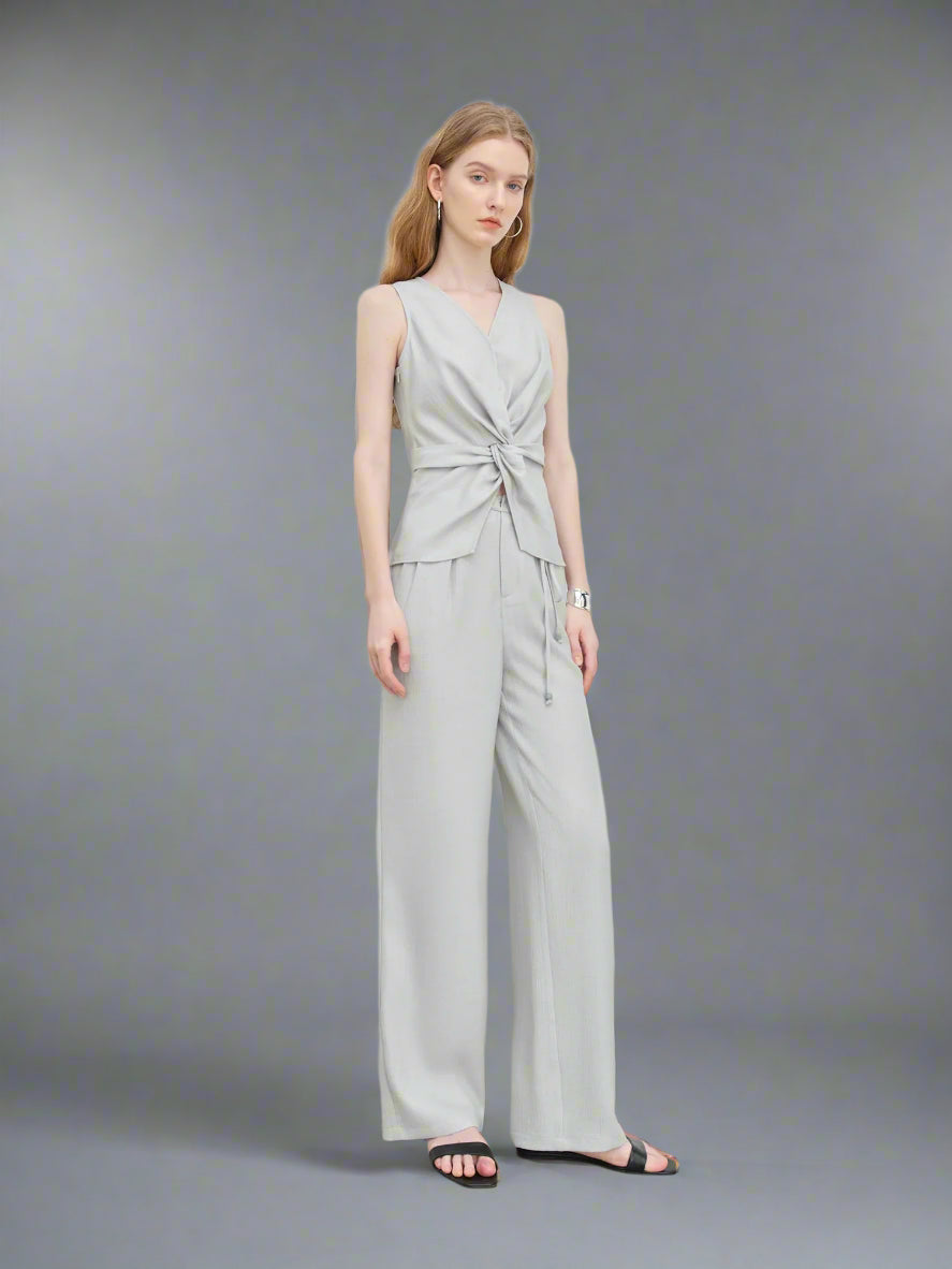 חליפת קז׳ואל-אלגנט מחויטת מבד נעים