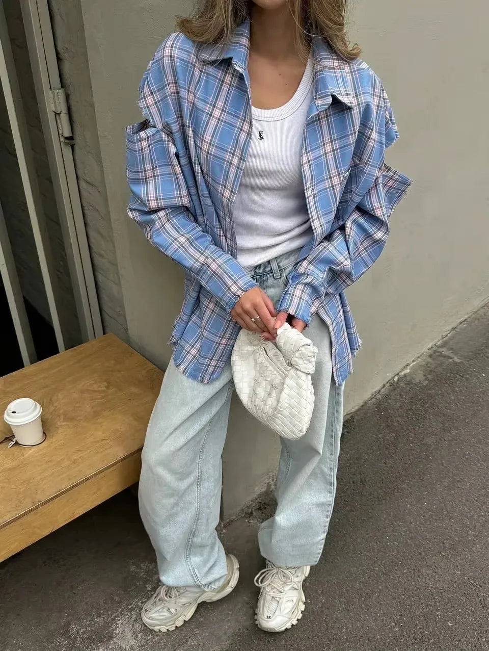 מכופתרת משובצת עם קרעים- אדלה