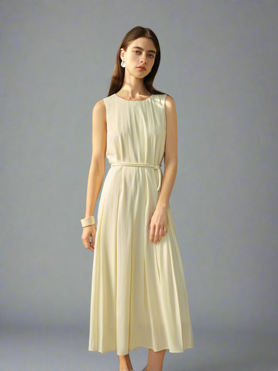 שמלת מידי מחויטת אלגנטית