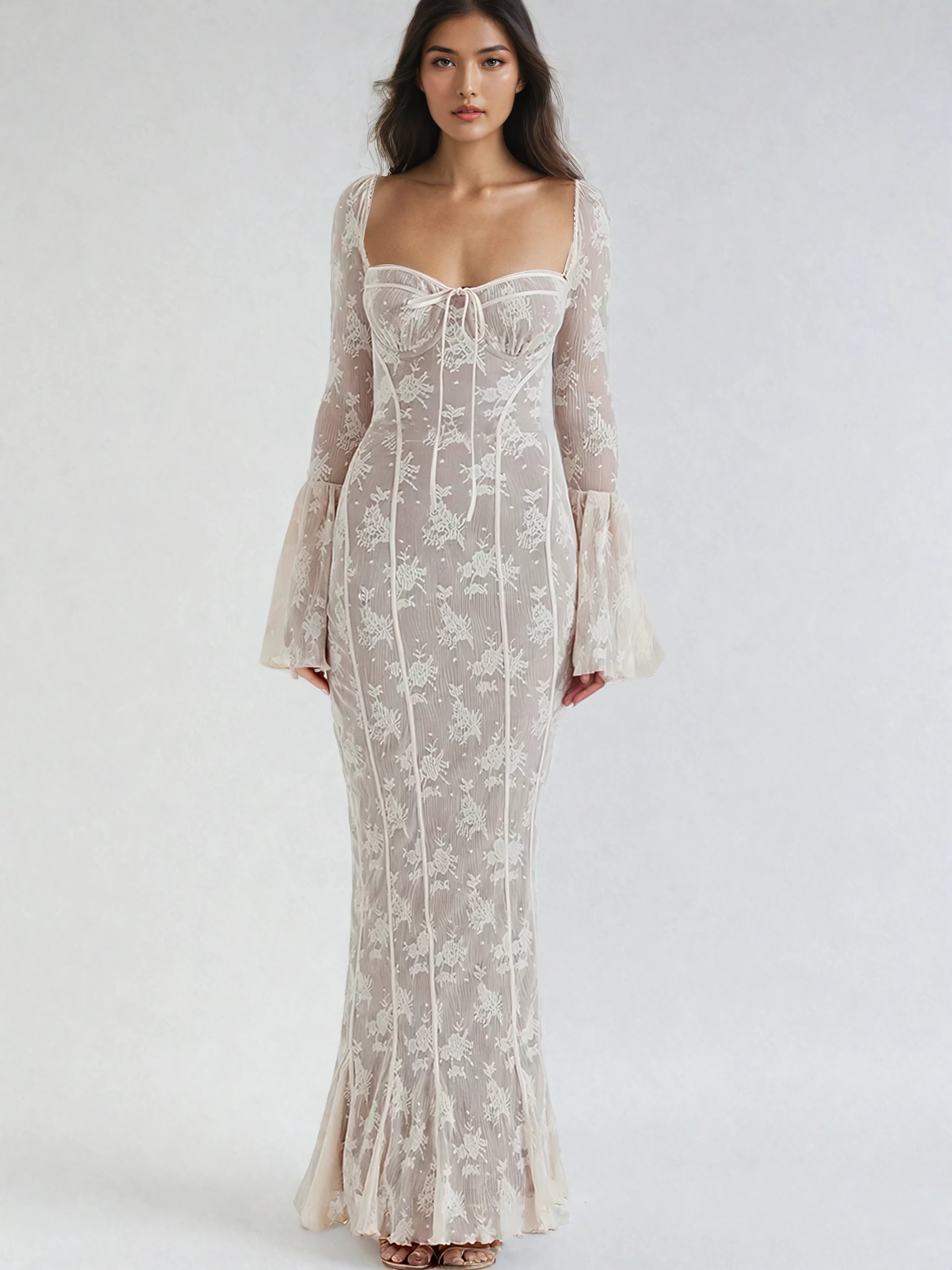 שמלת תחרה עדינה אלגנטית