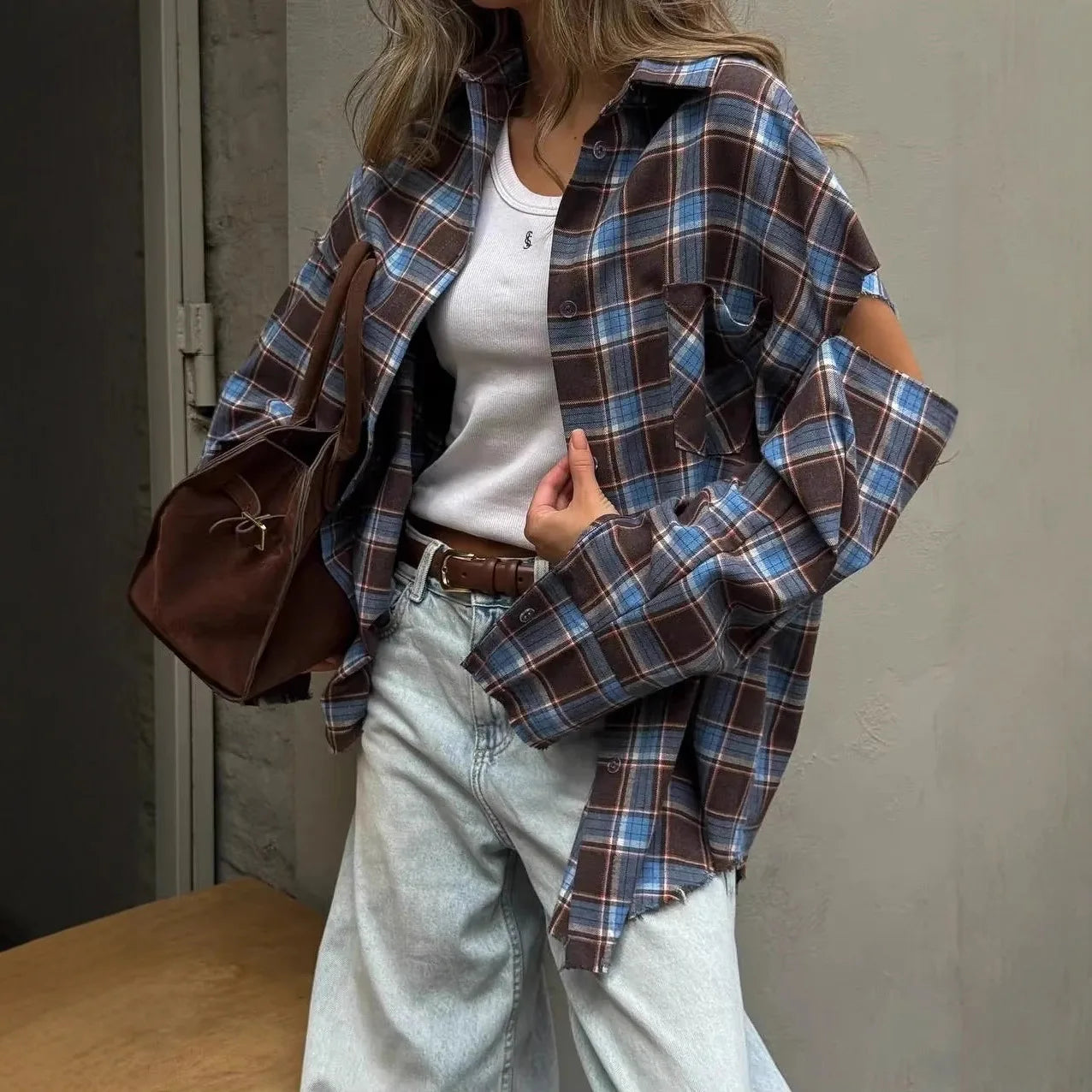 מכופתרת משובצת עם קרעים- אדלה