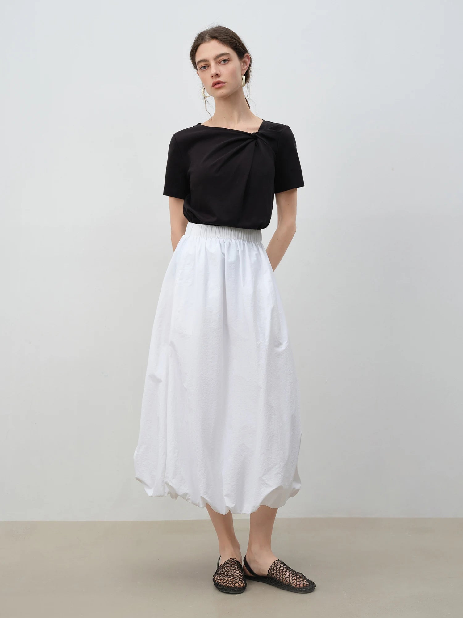 חולצת טי-שירט אסימטרית מבד כותנה