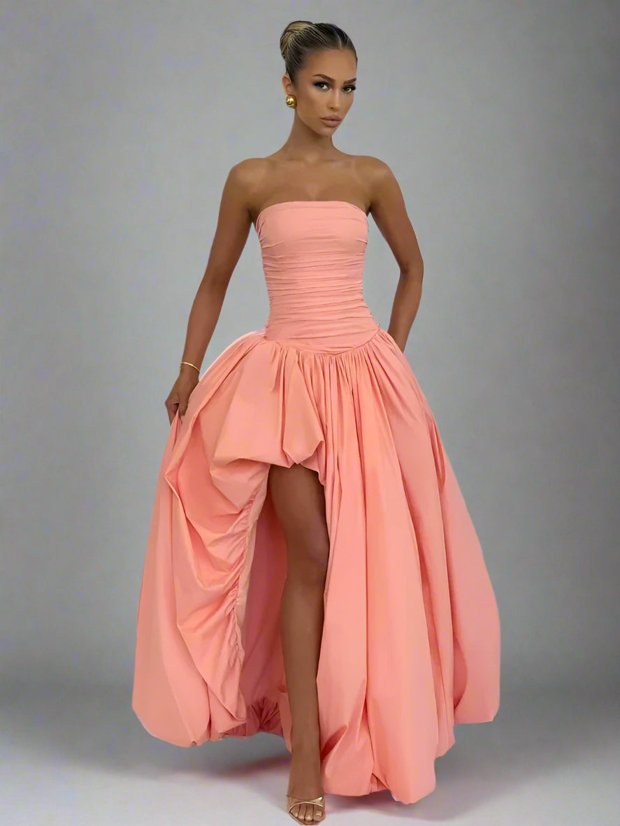 שמלת סטרפלס יוקרתית בשילוב קפלים